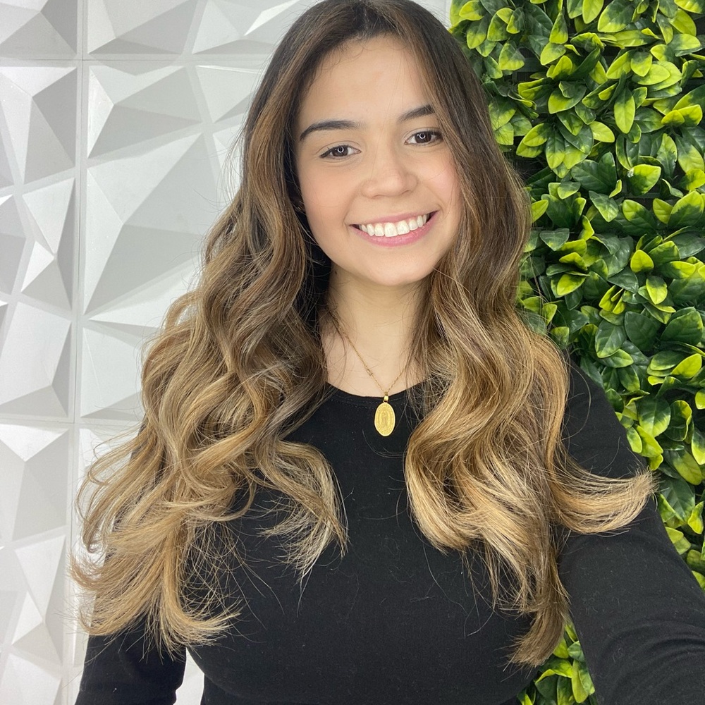 Meet your Posher, Daniela